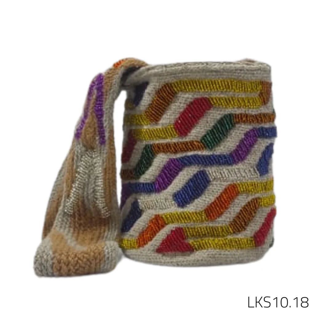 ClaudiaG Lush Kankuamo Small Mochila #18 Strap Drop 18"