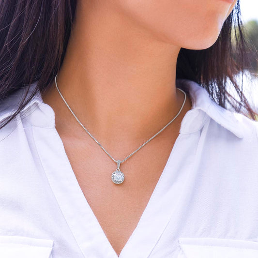 “Eternal Hope Necklace – Classic Elegance for Every Occasion”