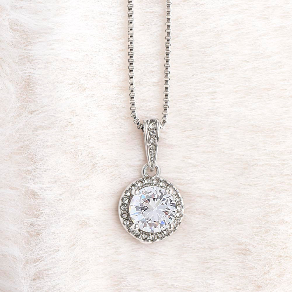 “Eternal Hope Necklace – Classic Elegance for Every Occasion”