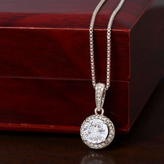 “Eternal Hope Necklace – Classic Elegance for Every Occasion”