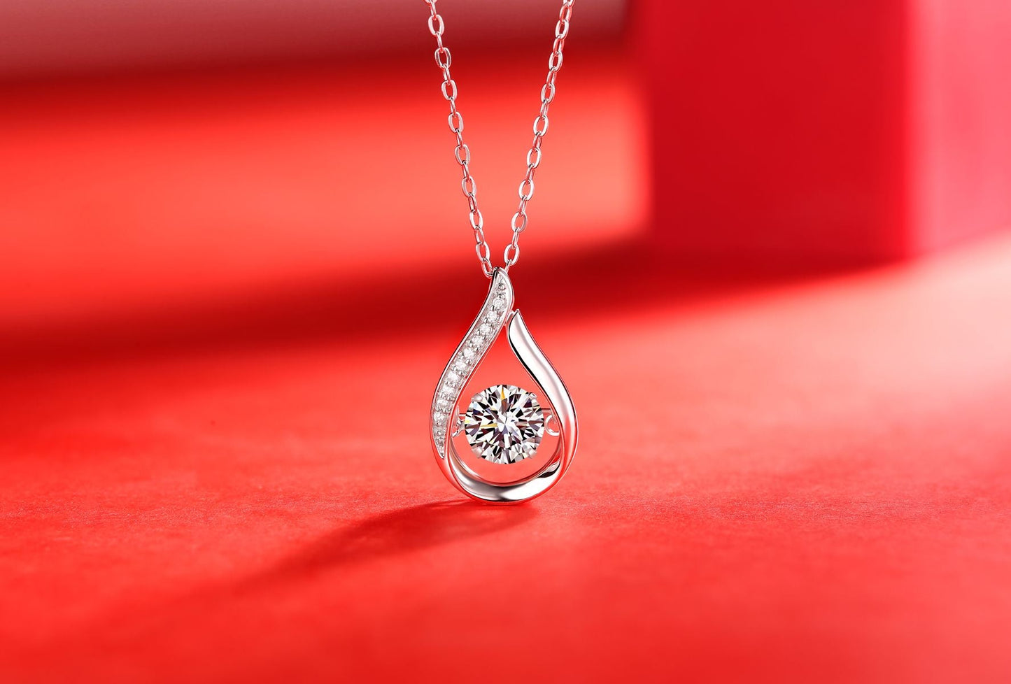 Dynamic Solitaire Moissanite Pendant — 1 ct, S925 Sterling Silver & Platinum Plating